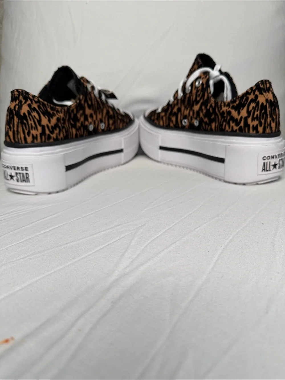 Converse Leopard Print Low Top Sneakers - Brown/Black/White Size Wm's12 / Men 10